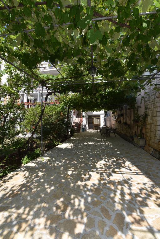 Sunny Grapes Apartments Budva Buitenkant foto